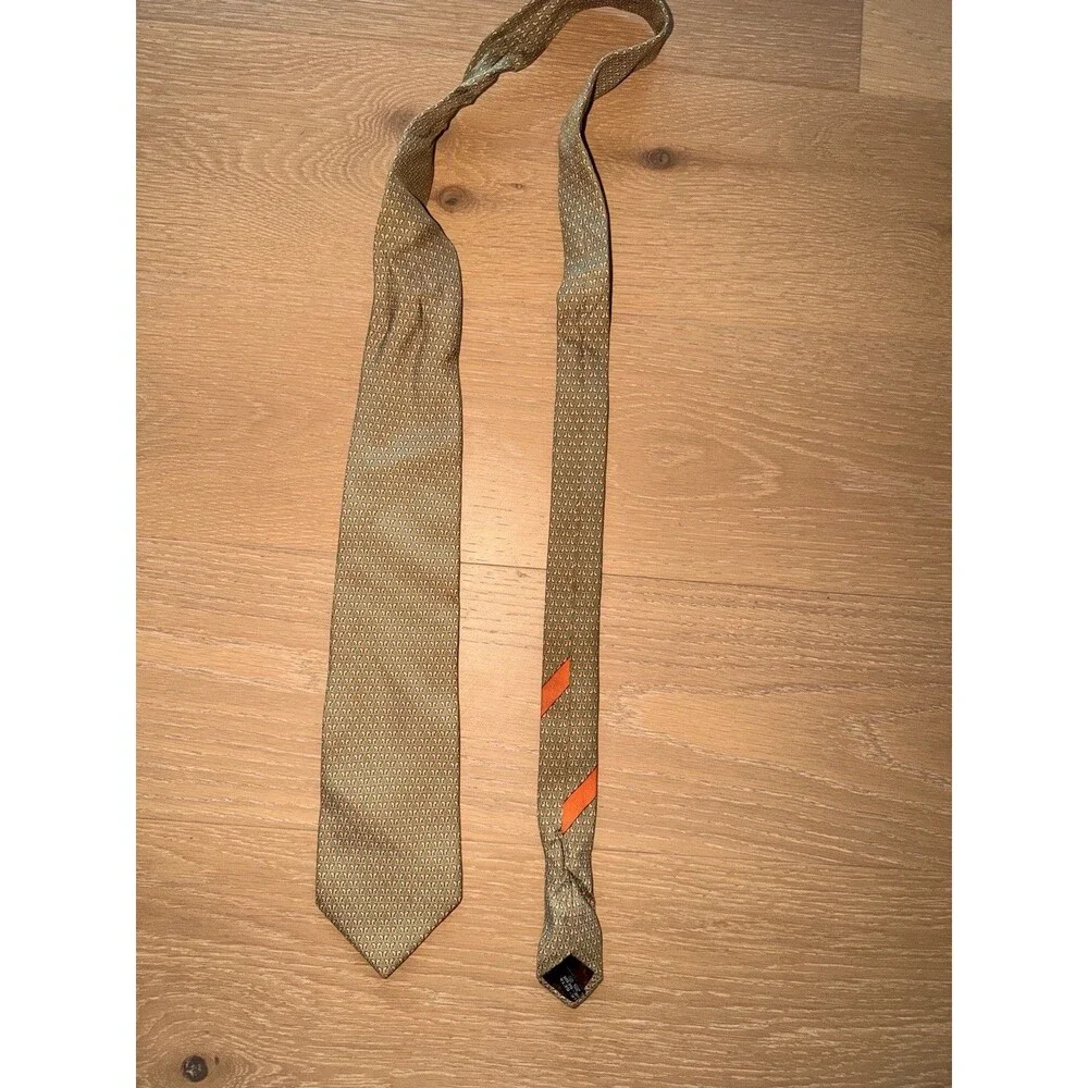 Salvatore Ferragamo Green 100% Silk Pattern Tie Excellent Used No Box